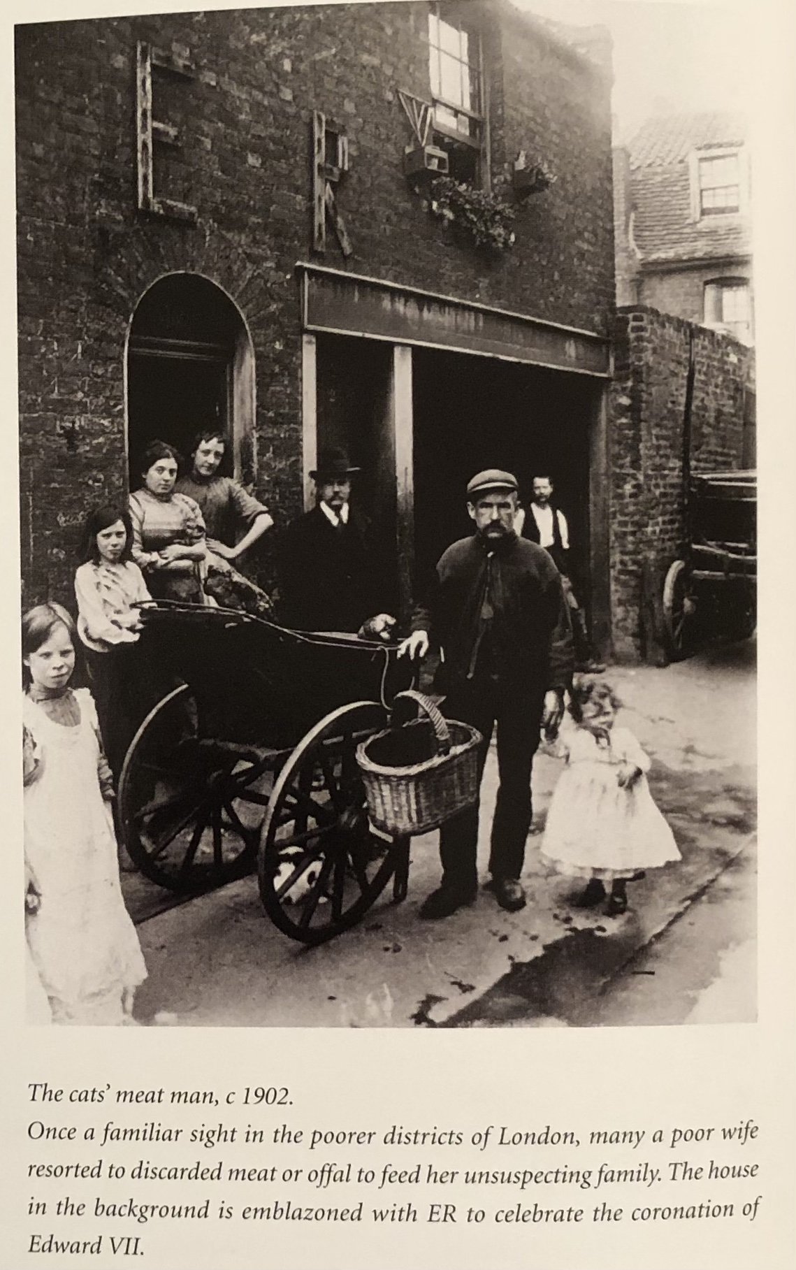 Manten|Photography — Book Review: Lost London 1870-1945 by Philip Davies Manten|Photography — Book Review: Lost London 1870-1945 by Philip Davies